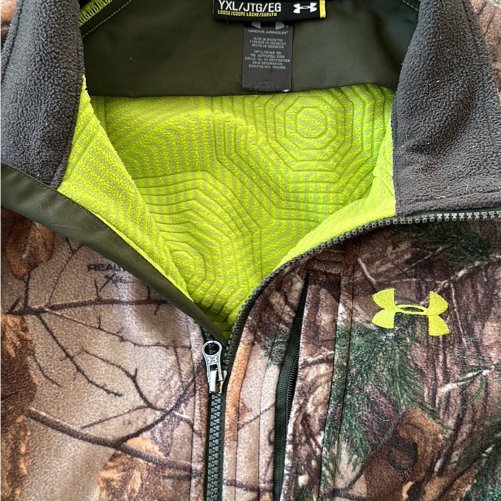 Under Armor flee jacket